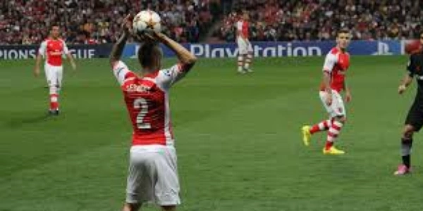 ném biên có việt vị